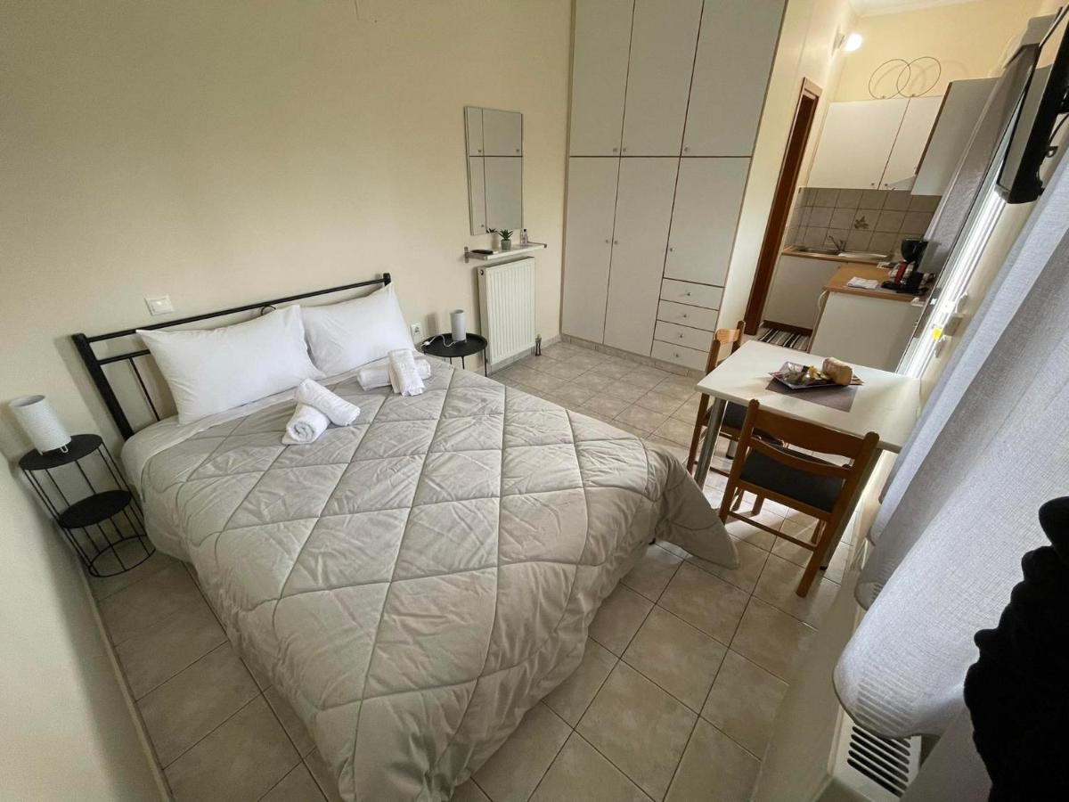 Flo'S Apartment Missolonghi Экстерьер фото